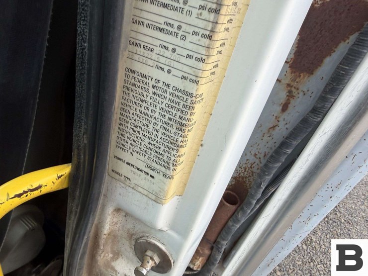 1996-freightliner-fl70-image-55