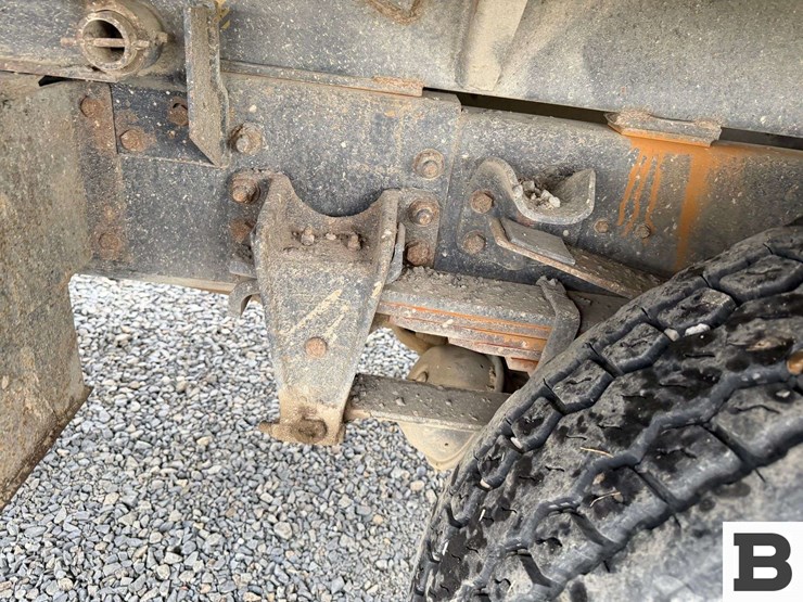 1996-freightliner-fl70-image-16