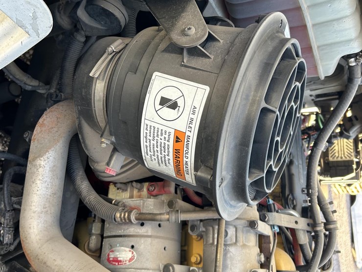 2007-freightliner-business-class-m2-106-image-64