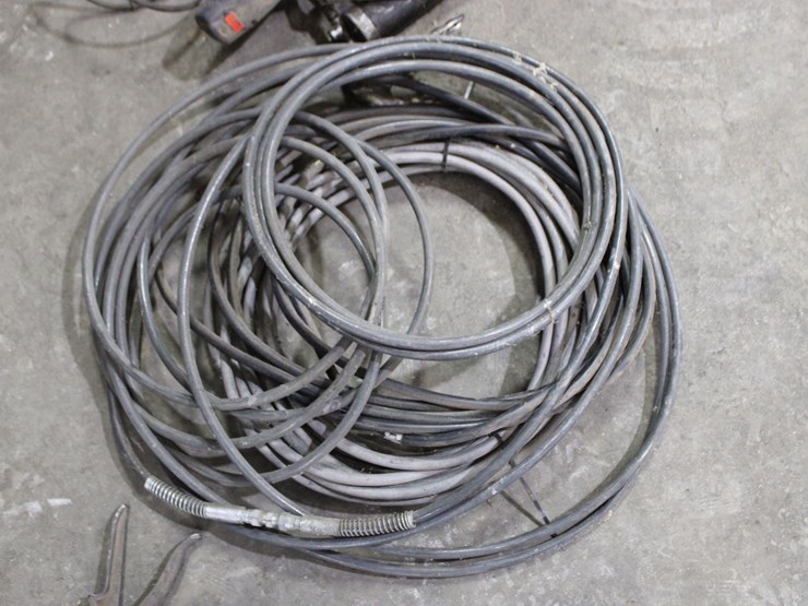 two-grease-guns-with-hose-image-3