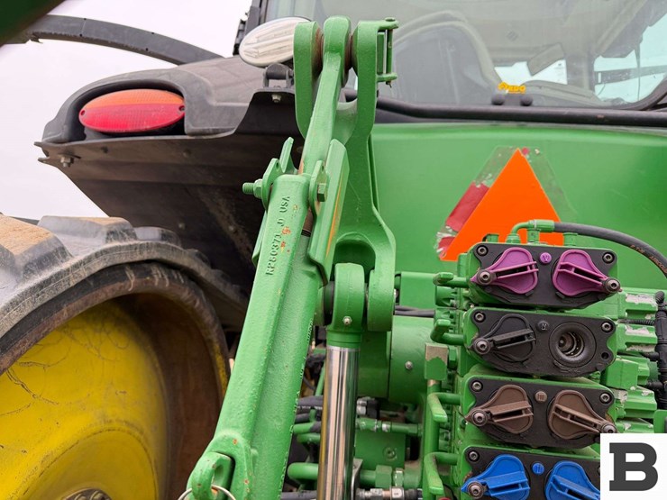 2015-john-deere-8370rt-image-38