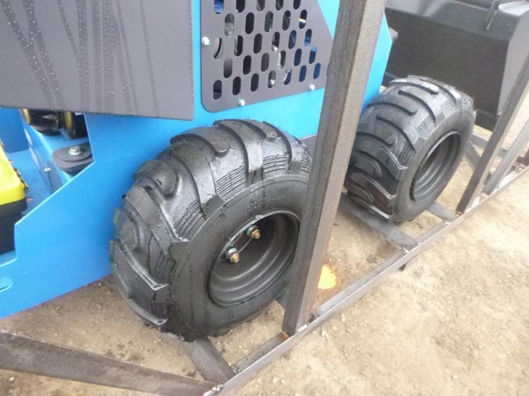 2025-agt-mx-mrw14-skid-steer-loader-image-16