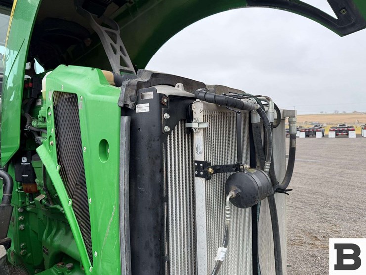 2011-john-deere-8310r-image-52