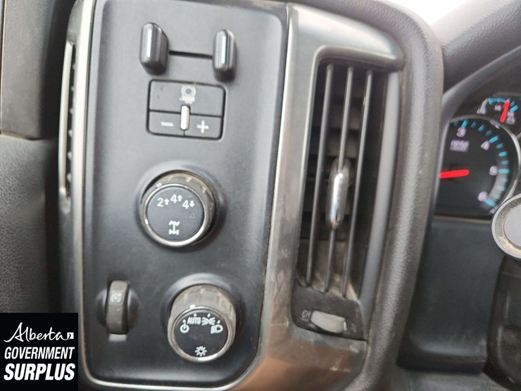 2018-chevrolet-silverado-2500hd-image-22