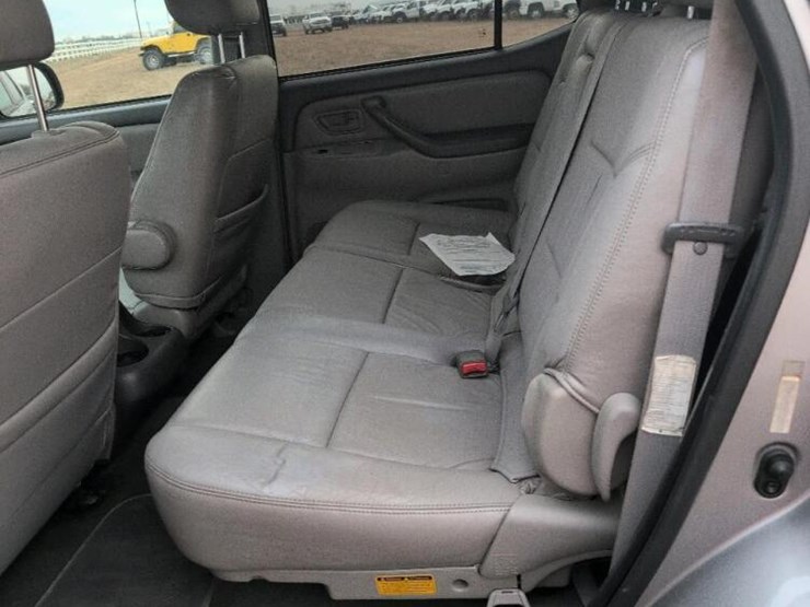 2003-toyota-sequoia-image-9