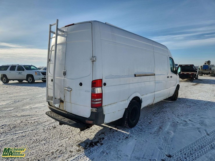 2009-dodge-sprinter-3500-image-4