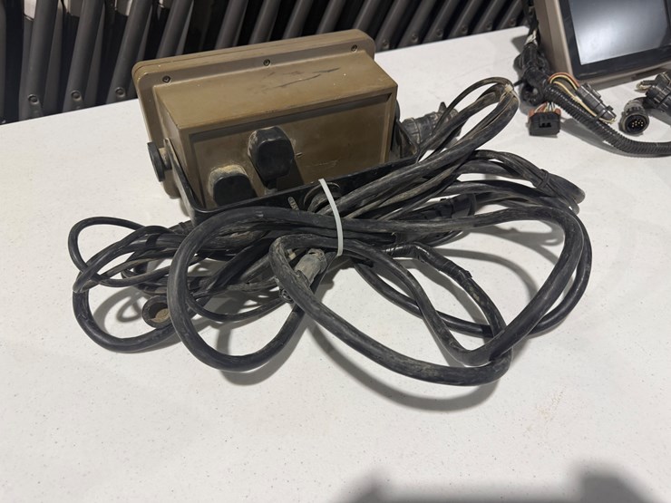 35257-john-deere-12-image-77