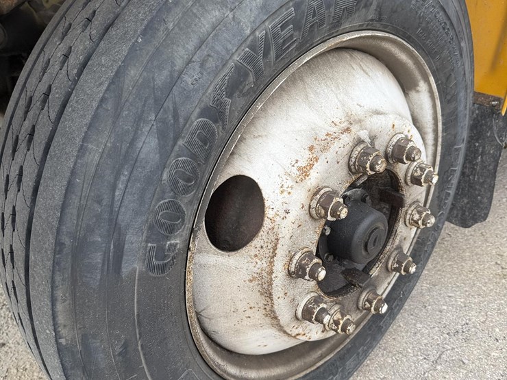 2000-international-4700-image-4