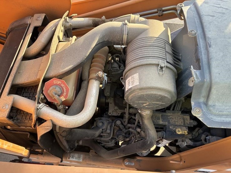 2017-case-580sn-image-30