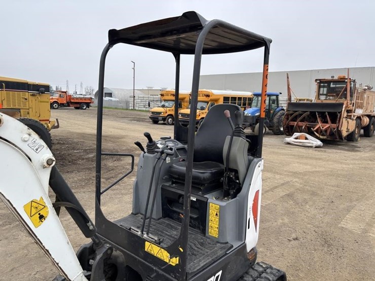 2021-bobcat-e20-image-23