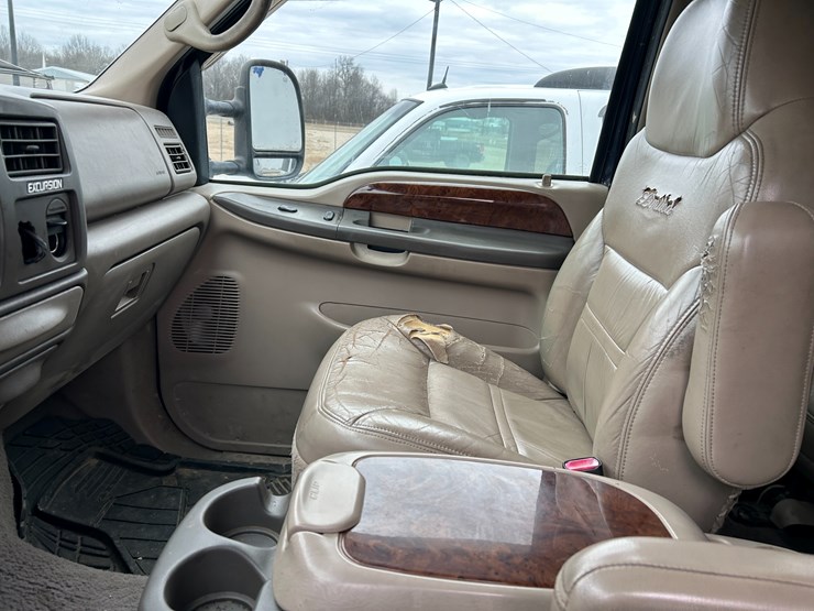 2000-ford-excursion-image-5