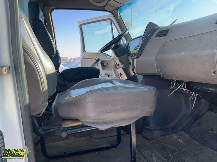 2004-sterling-l7500-image-15