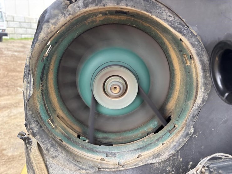 2012-volvo-l30b-image-46