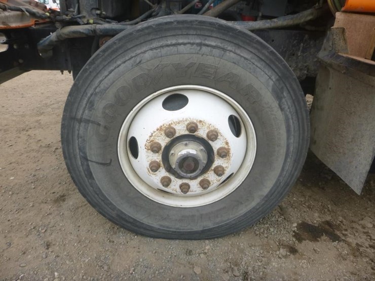 2001-international-2574-image-18