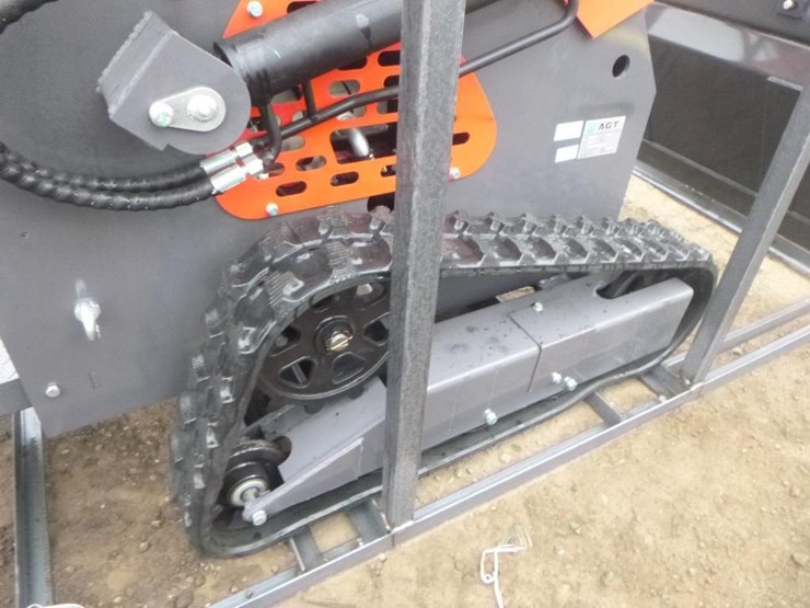 2025-agt-ysrt14-skid-steer-track-loader-image-17