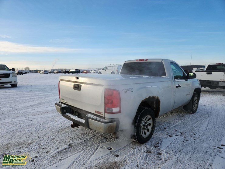 2010-gmc-sierra-1500-image-4