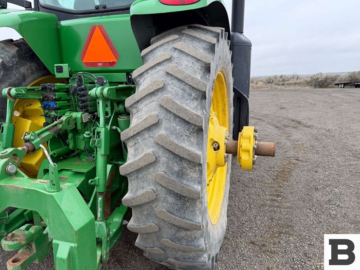2011-john-deere-8310r-image-40