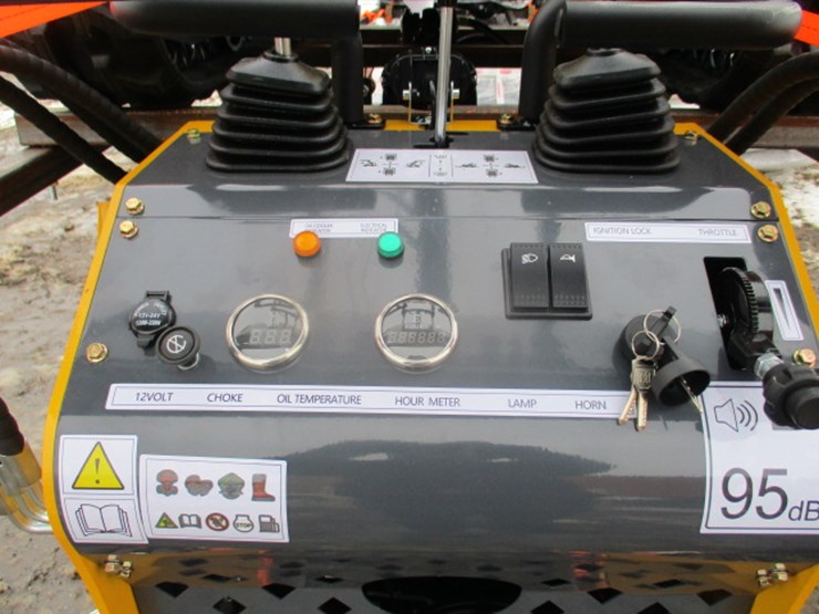 #6988-•-mini-skid-steer-loader-image-2