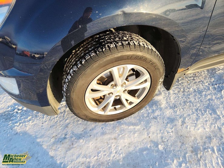 2017-chevrolet-equinox-lt-image-11