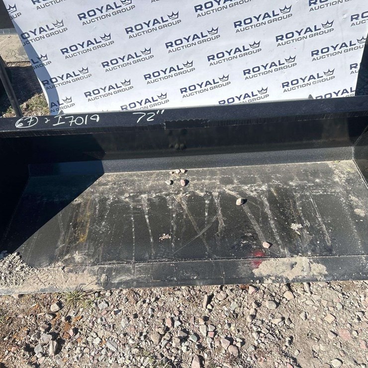 2025 Swict 72in. Bucket Skid Steer Attachment