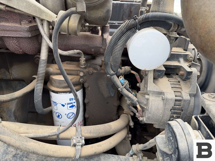 1996-freightliner-fl70-image-38