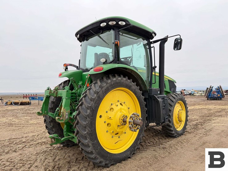 2012-john-deere-7215r-image-5