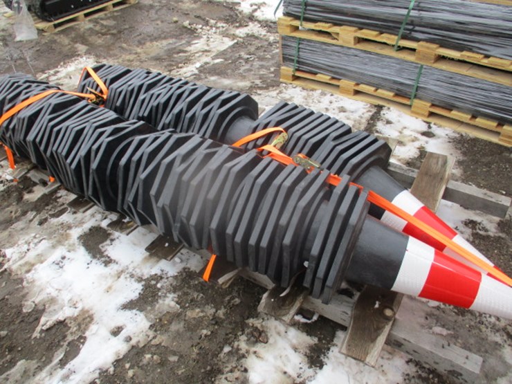 #6986-•-(160)-safety-traffic-cones-image-1