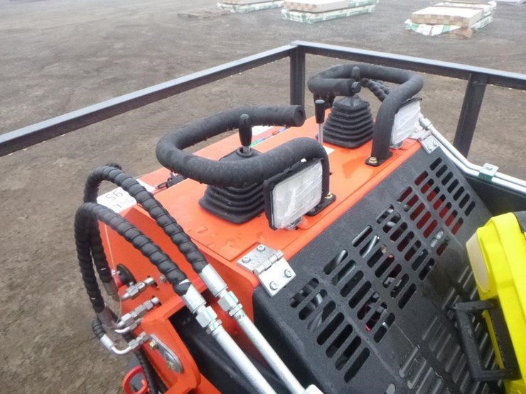 2025-agt-lrt23-skid-steer-track-loader-image-14