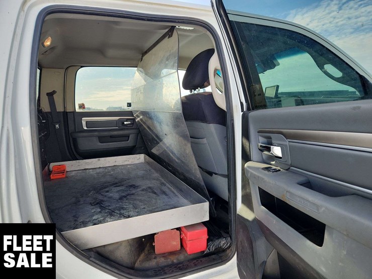 2014-ram-4500-slt-image-17