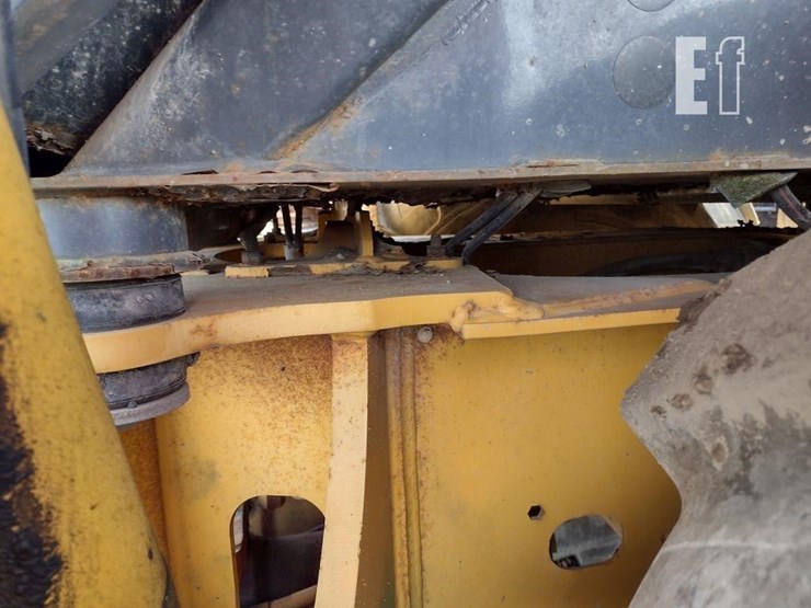 2005-deere-310g-image-23