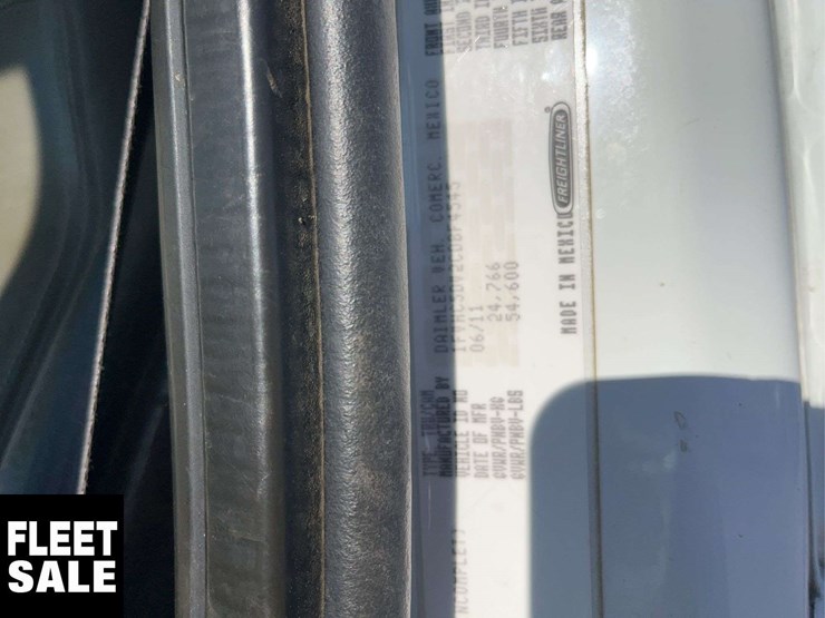 2012-freightliner-m2-112-t/a-service-truck-image-28