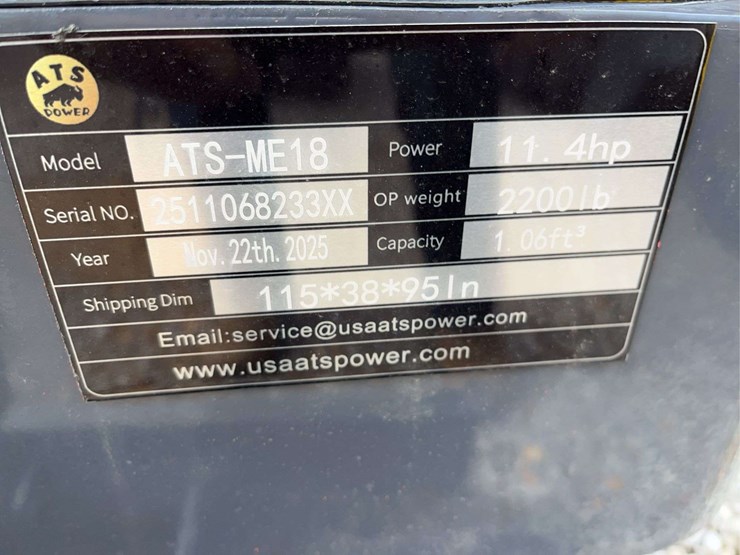 me18-mini-excavator-image-6