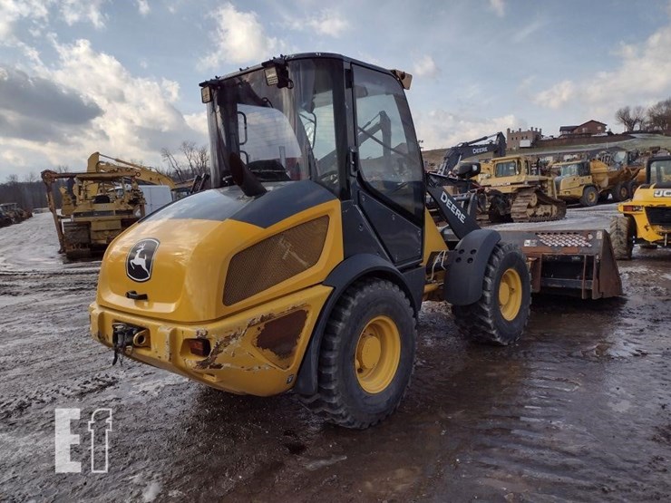 2021-deere-304l-image-32