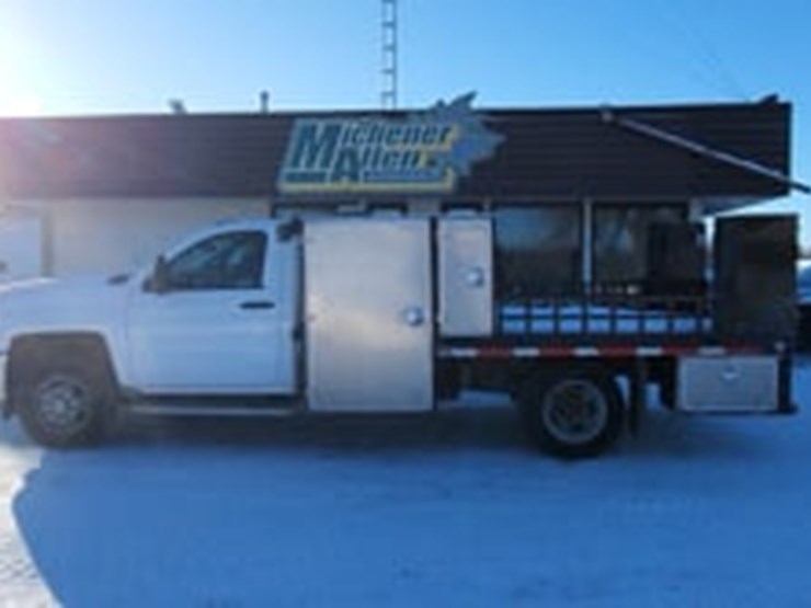 2017-chevrolet-silverado-3500hd-image-5