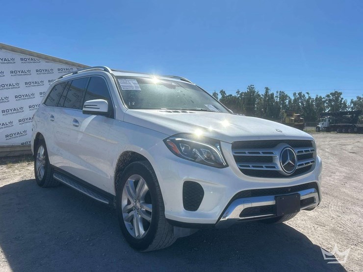 2017-mercedes-benz-gls450-awd-suv-image-2