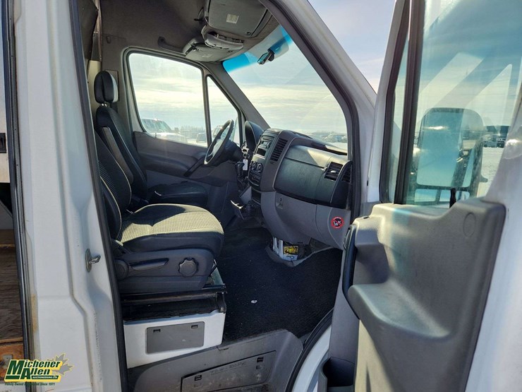 2009-dodge-sprinter-3500-image-24