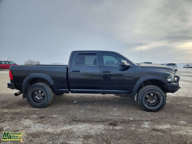 2017-dodge-3500-image-8