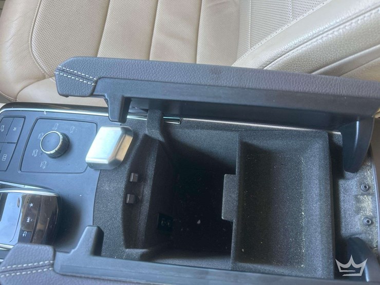 2017-mercedes-benz-gls450-awd-suv-image-17