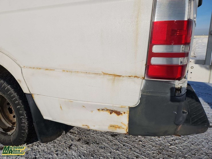 2009-dodge-sprinter-3500-image-35