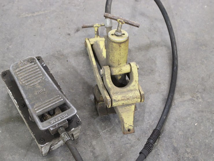 pnuematic-tire-bead-breaker-image-2