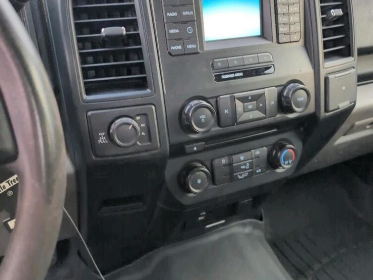 2016-ford-f150-image-8