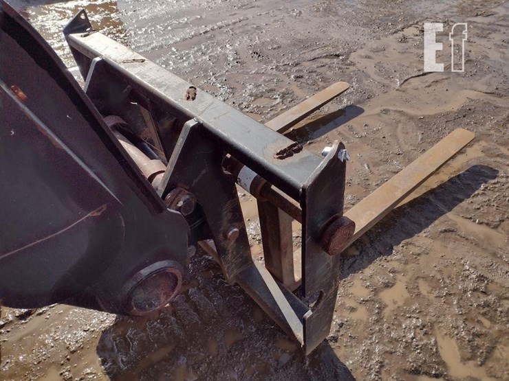 2013-jcb-527-55-image-16