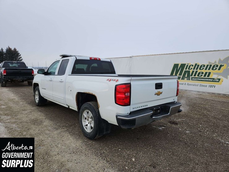 2017-chevrolet-silverado-1500-image-3