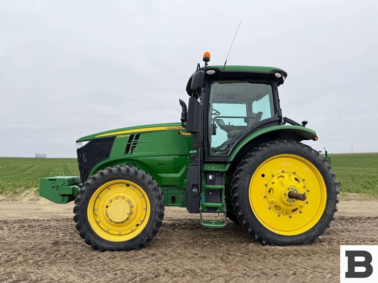 2016-john-deere-7290r-image-3