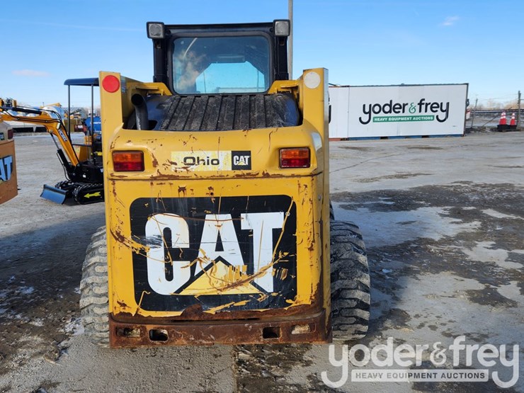 2011-caterpillar-236b3-image-3