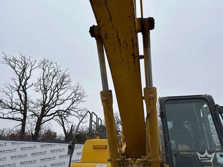 2015-komatsu-pc360-image-26