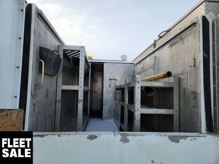 2015-ram-5500-4x4-s/a-service-truck-image-37