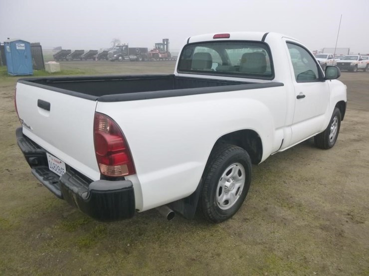 2014-toyota-tacoma-image-3