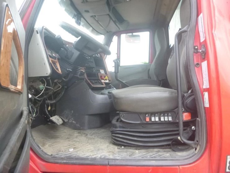 2017-international-prostar-image-13