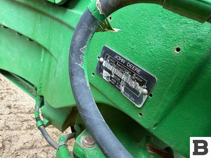 2012-john-deere-7215r-image-45